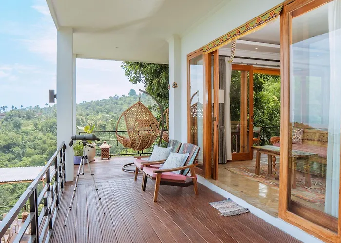 Liri - Ocean, Hills, Valley View Villa Lovina