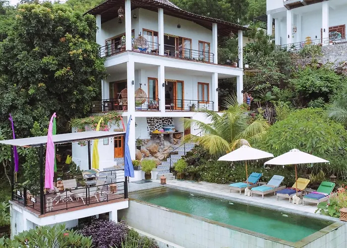 Liri - Ocean, Hills, Valley View Villa
